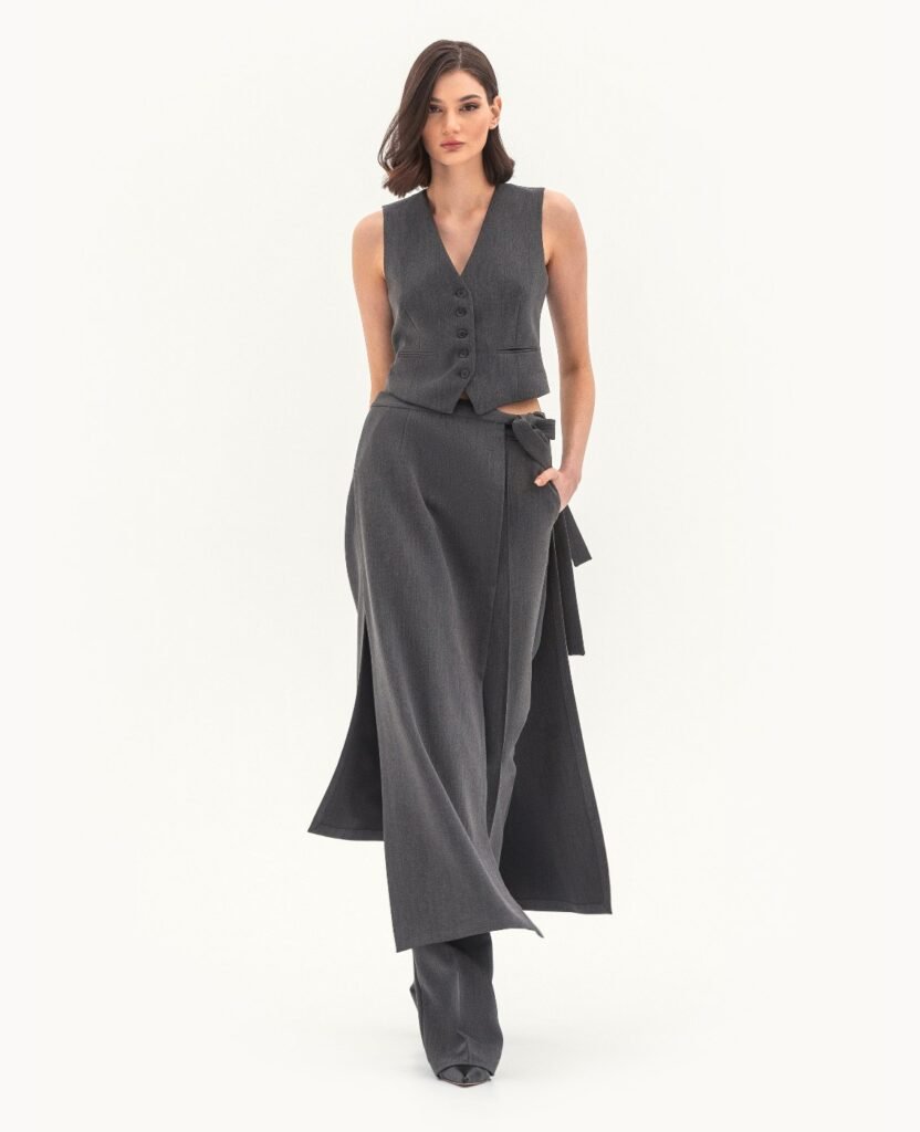 Комплект: жилет, брюки, юбка (темносерый)